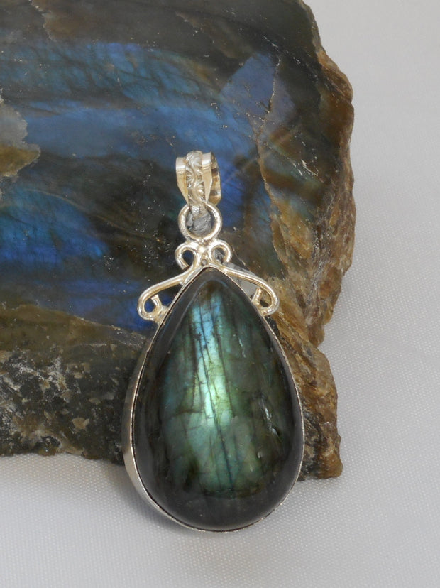 Labradorite Pendant 9